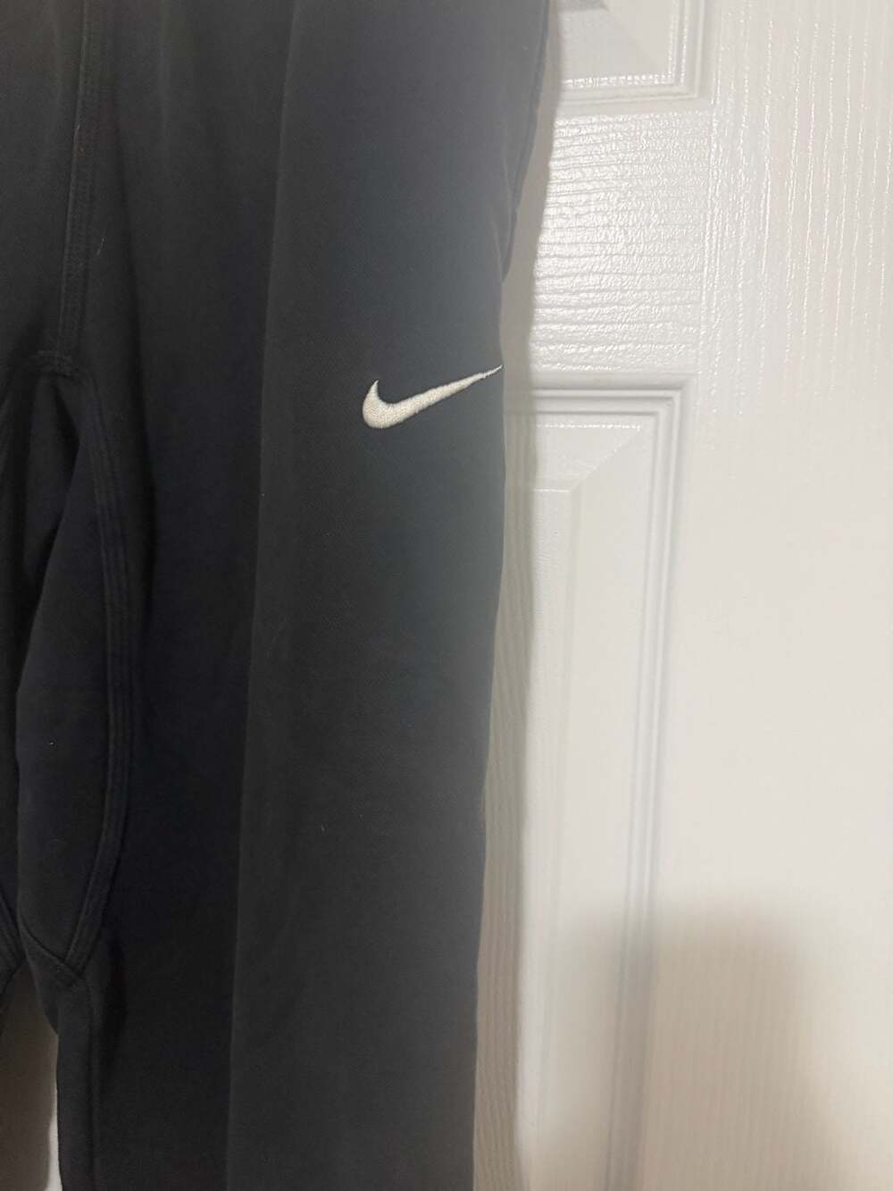 Nike Sportswear Fleece Sweatpants with Embroidered Swoosh - Picture 3 of 4